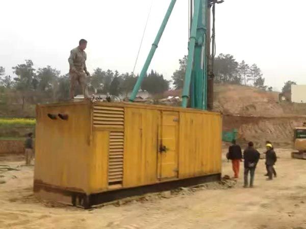 江山如何判断水冷式机油散热器密封件是否需要更换？